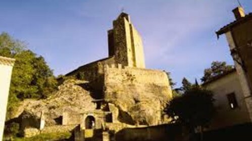 L’église rupestre Sainte-Marie de Vals taillée dans la roche