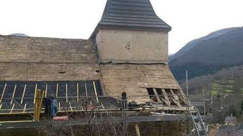 REFECTION DU TOIT DE L'EGLISE SAINT-PIERRE DE LARCAT-  Juillet.2020